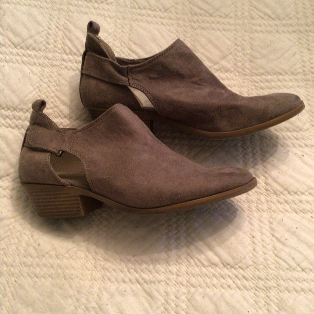 Soda Women's Brown Ankle Booties